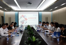 南山區(qū)人大常委會副主任鄧志榮一行蒞臨長亮科技考察指導(dǎo)